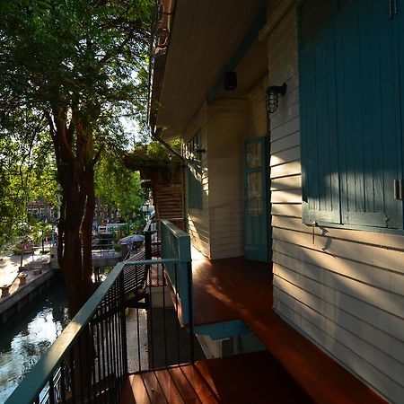 La Moon Hostel Бангкок Экстерьер фото