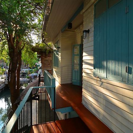 La Moon Hostel Бангкок Экстерьер фото