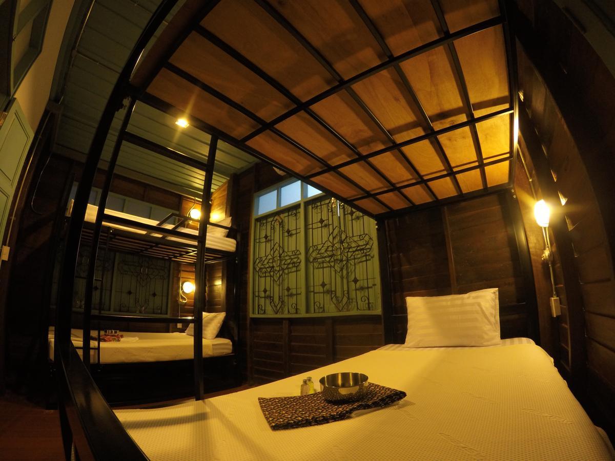 La Moon Hostel Бангкок Экстерьер фото