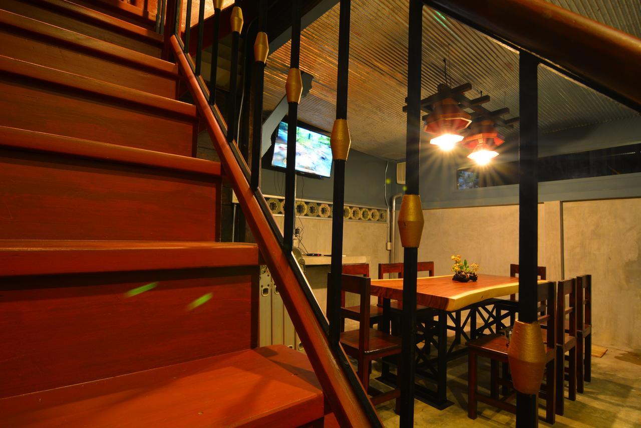 La Moon Hostel Бангкок Экстерьер фото