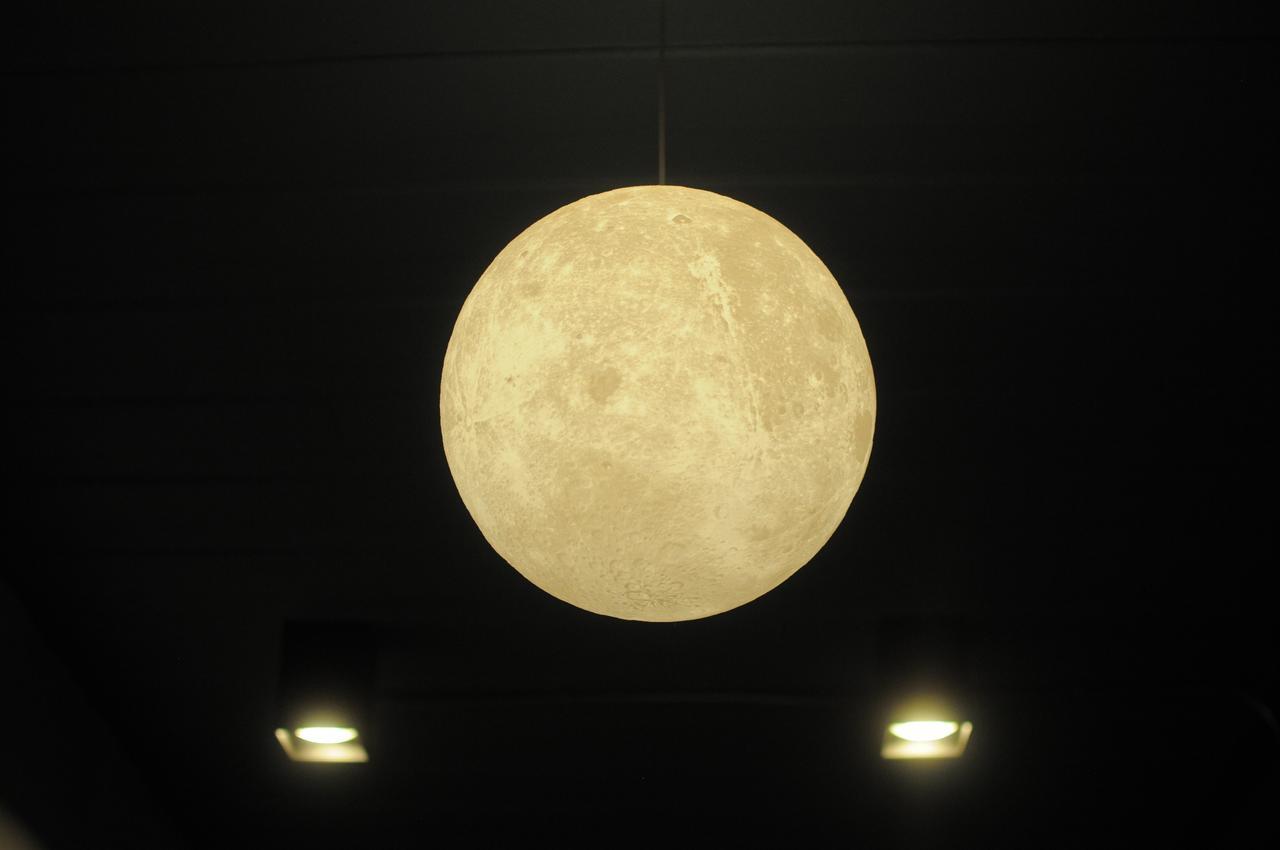La Moon Hostel Бангкок Экстерьер фото