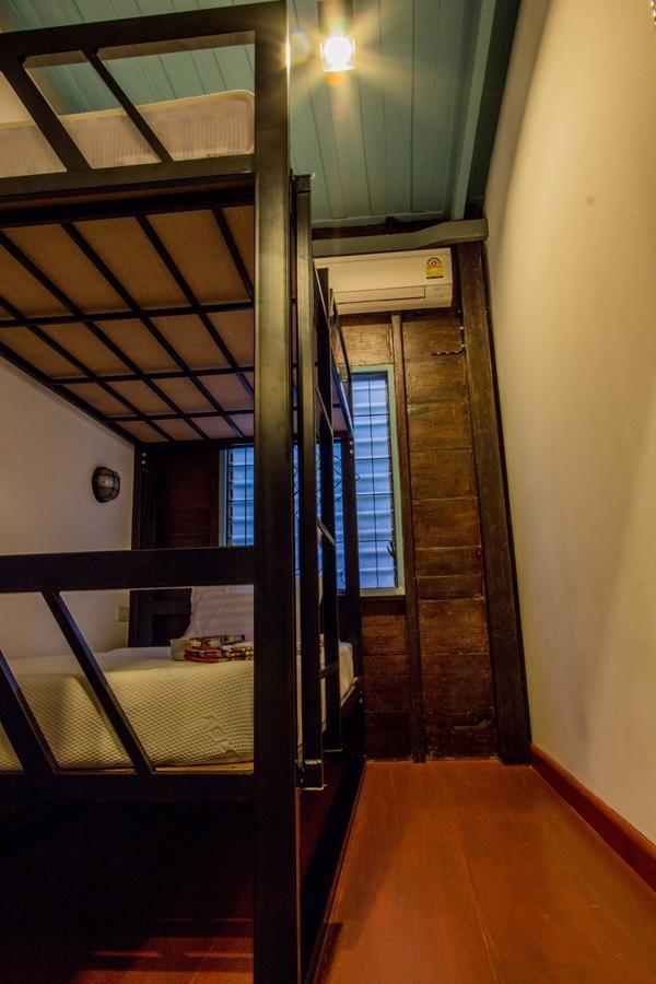 La Moon Hostel Бангкок Экстерьер фото